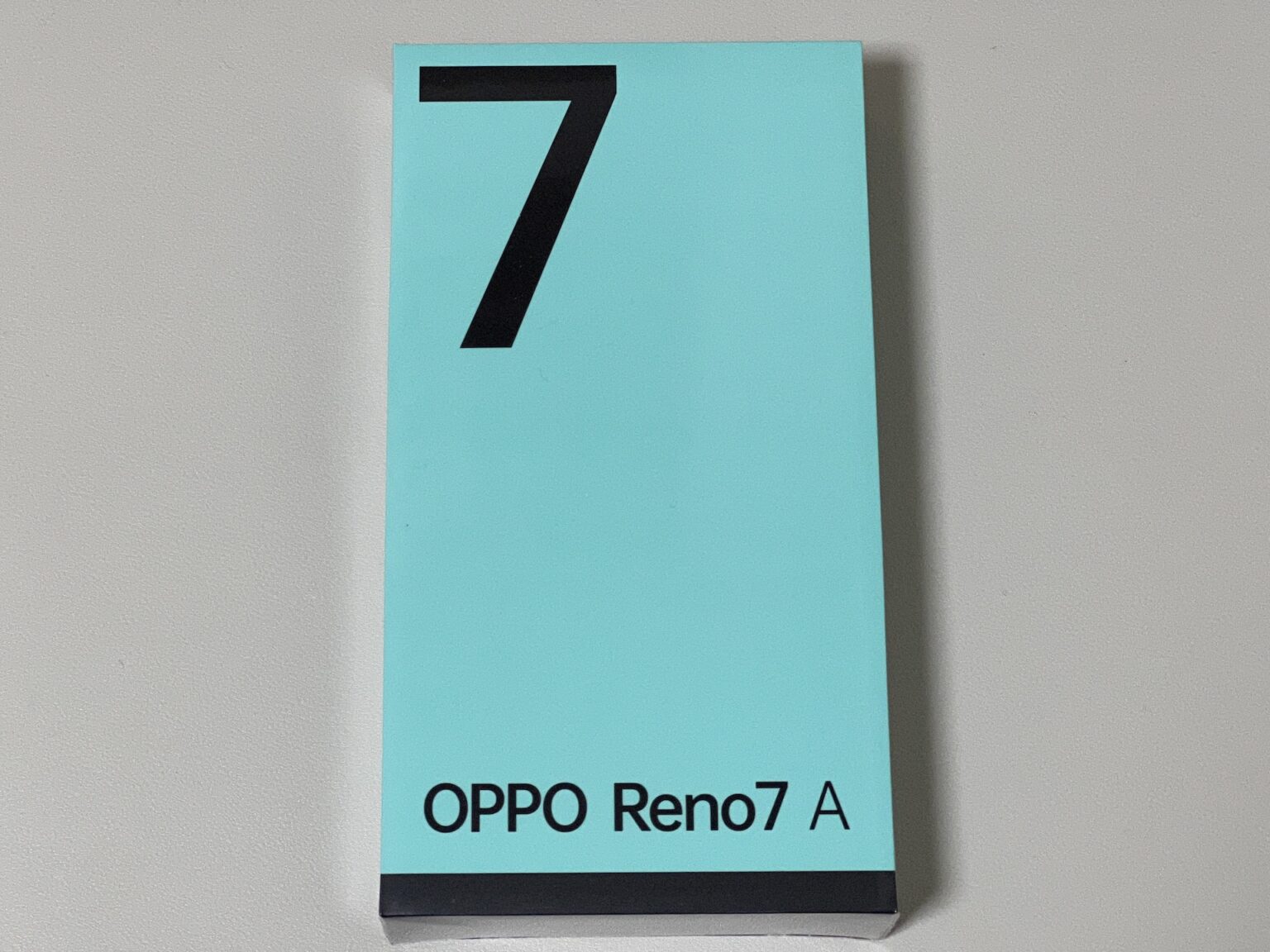 OPPO Reno7 Aを購入。ドリームブルー。開封写真。簡単な感想レビュー。軽くてデザインが良い
