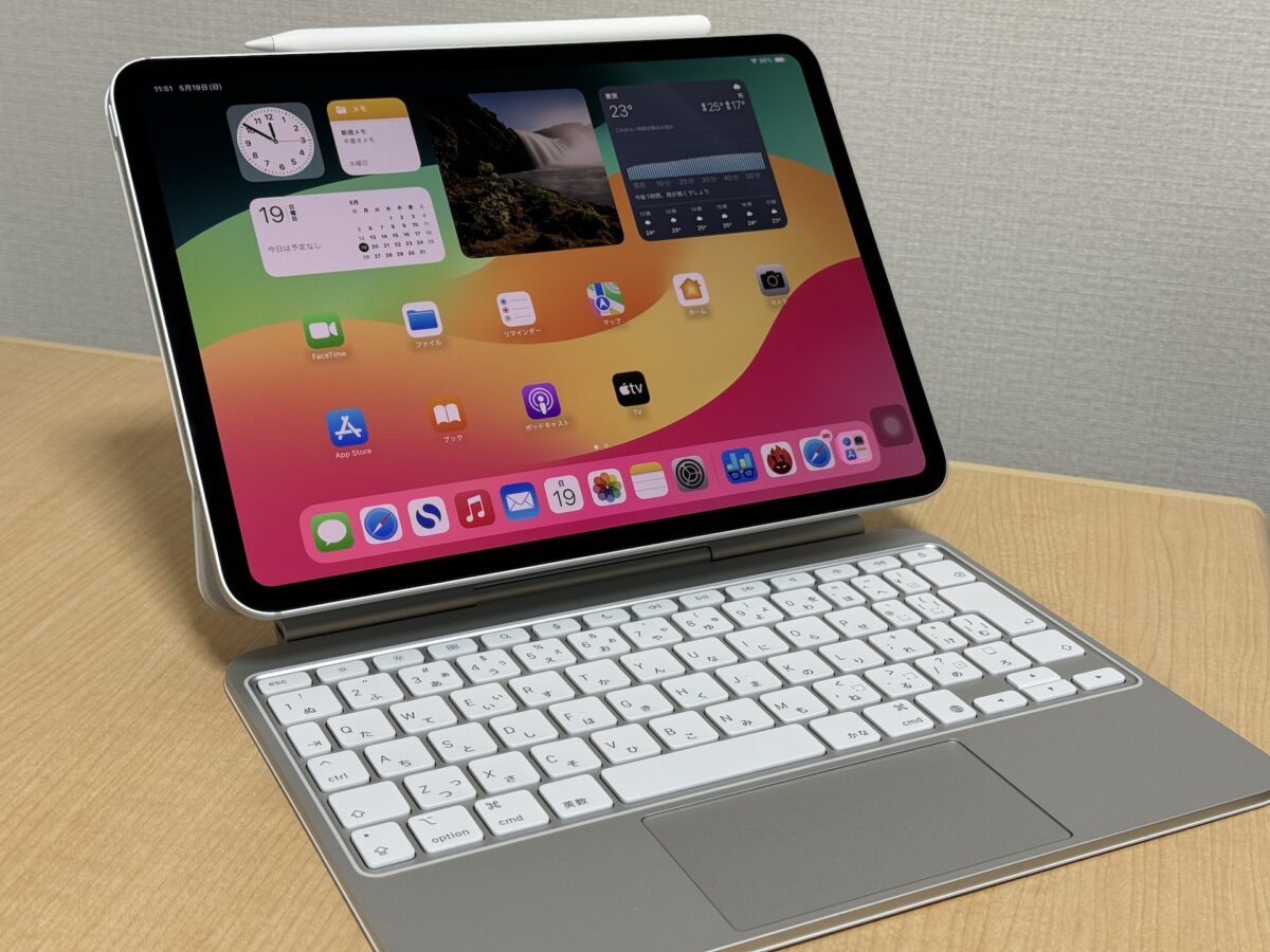 iPad Pro（2024） 11インチ・シルバー。Magic Keyboard、Apple Pencil Pro