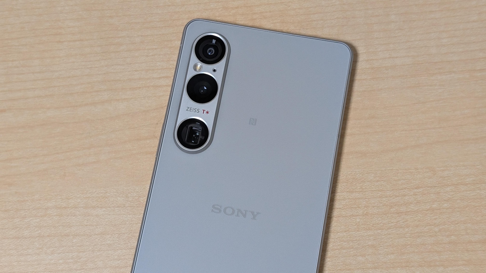 Xperia 1 VIの背面カメラ。トリプルカメラ