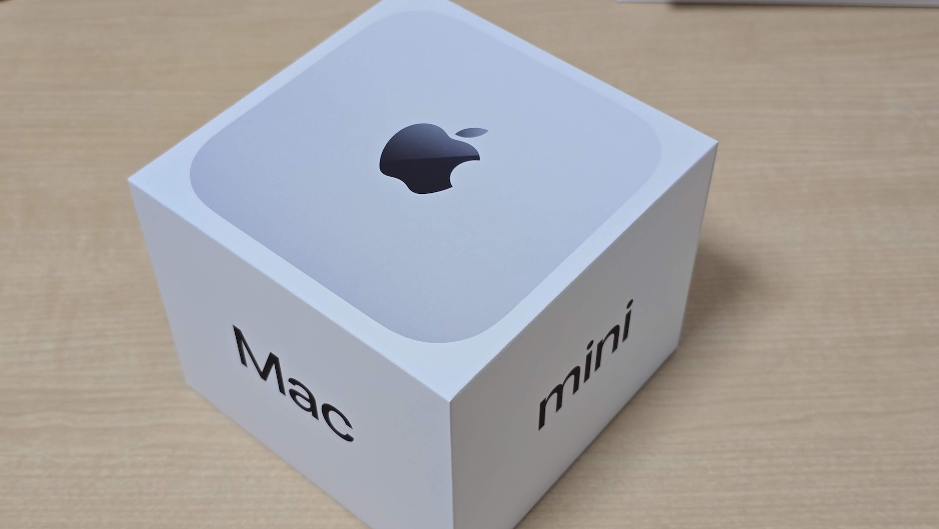 M4 Mac mini（2024）のパッケージ、外箱